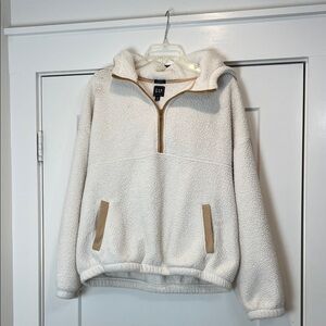 GAP Cream Sherpa Half-Zip Pullover hoodie size medium.